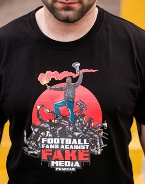 T-shirt Fake Media Black